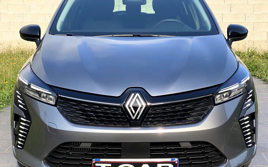 RENAULT CLIO V 90 CH EVOLUTION 26340 KM AN 2024 12990 €€ PRIX  EXPORT